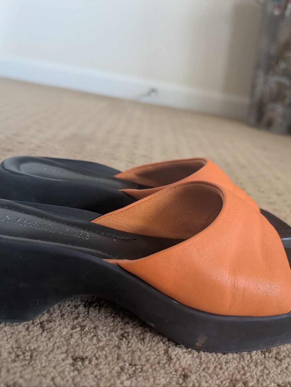 Villager By Liz Claiborne Size 7, Orange Slide sandals. - Picture 5 of 7